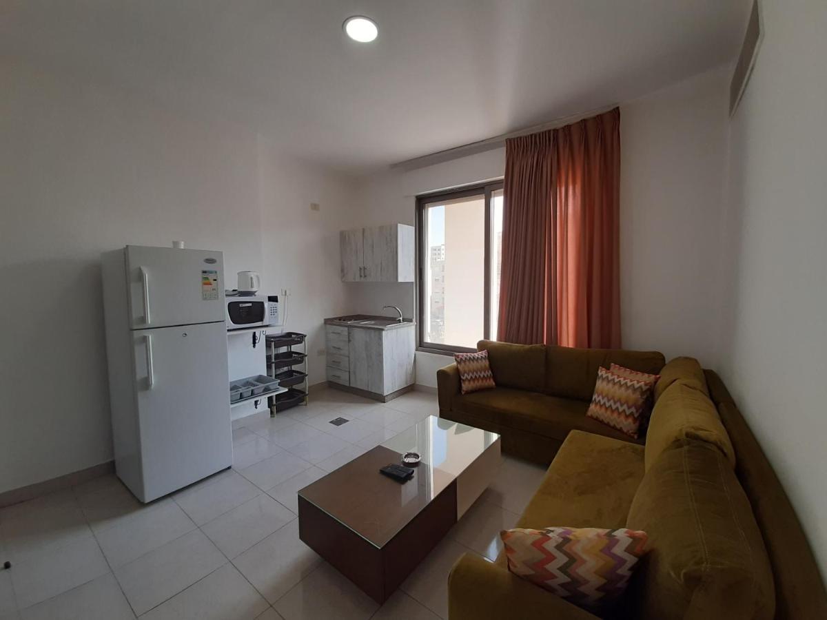 Furnished Apartments Near Mcdonald'S Al-Madina Al-Monawara St Amman Exterior foto