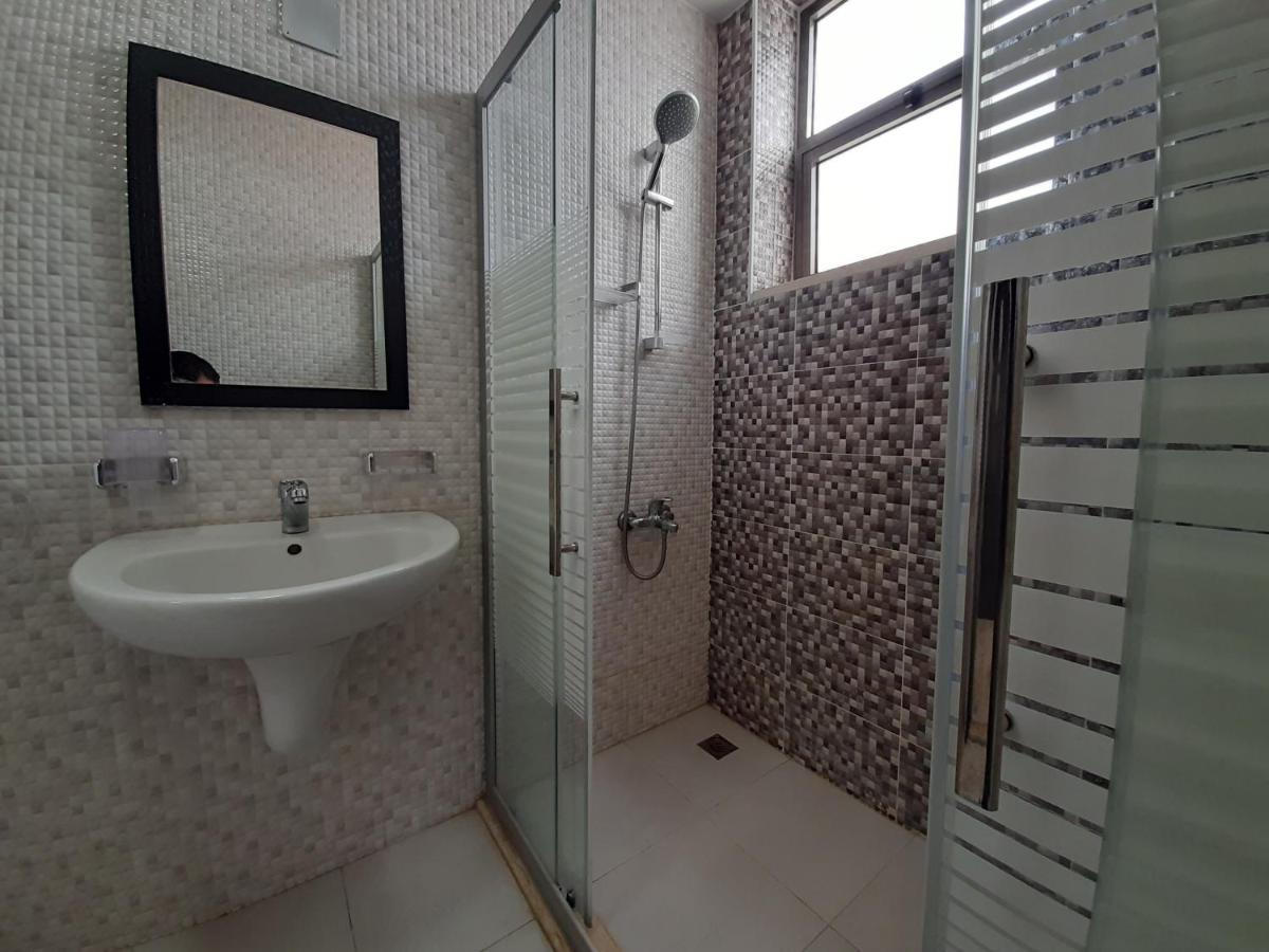 Furnished Apartments Near Mcdonald'S Al-Madina Al-Monawara St Amman Exterior foto