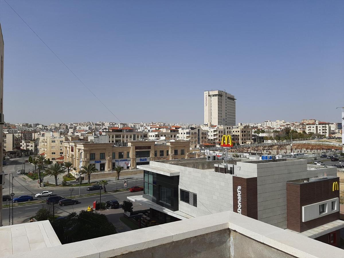 Furnished Apartments Near Mcdonald'S Al-Madina Al-Monawara St Amman Exterior foto