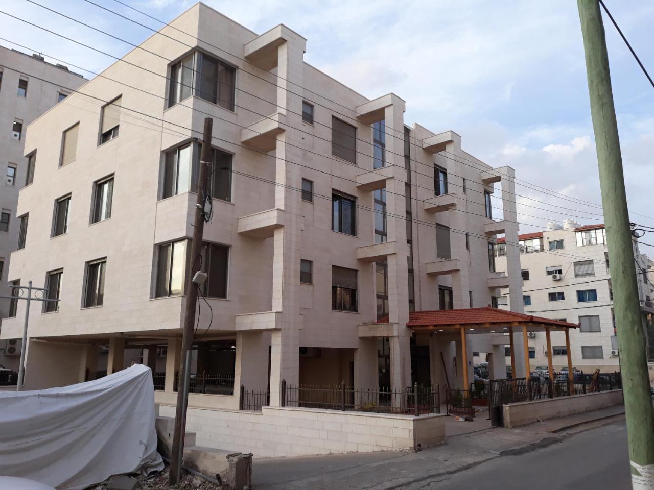 Furnished Apartments Near Mcdonald'S Al-Madina Al-Monawara St Amman Exterior foto